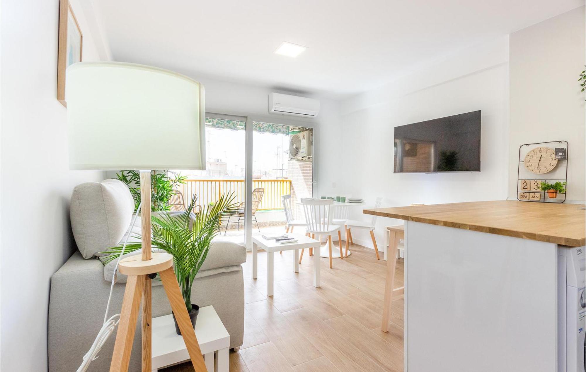Lovely Apartment In Santa Pola With Kitchen Buitenkant foto