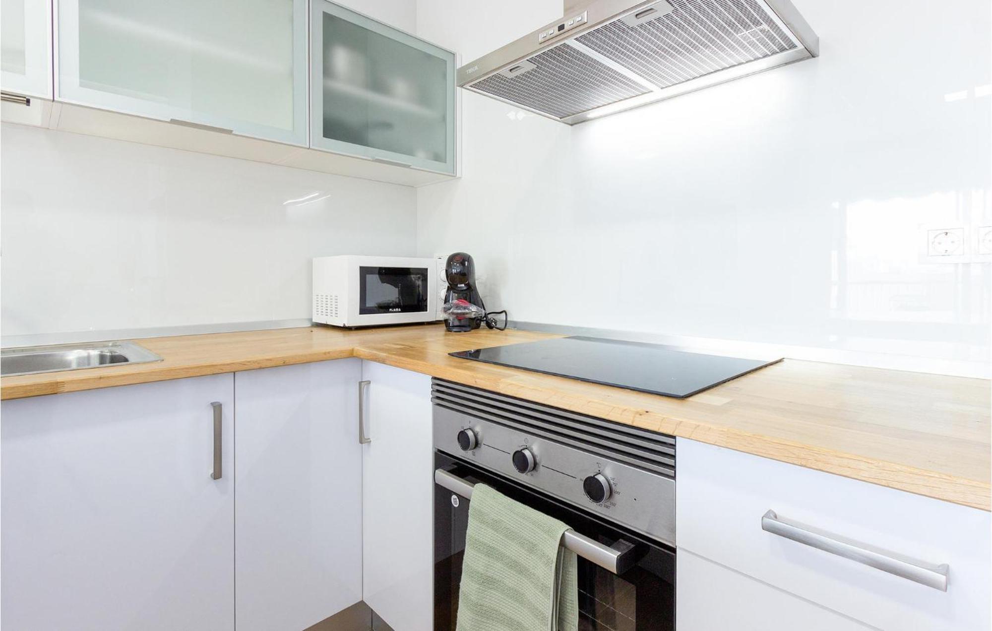 Lovely Apartment In Santa Pola With Kitchen Buitenkant foto