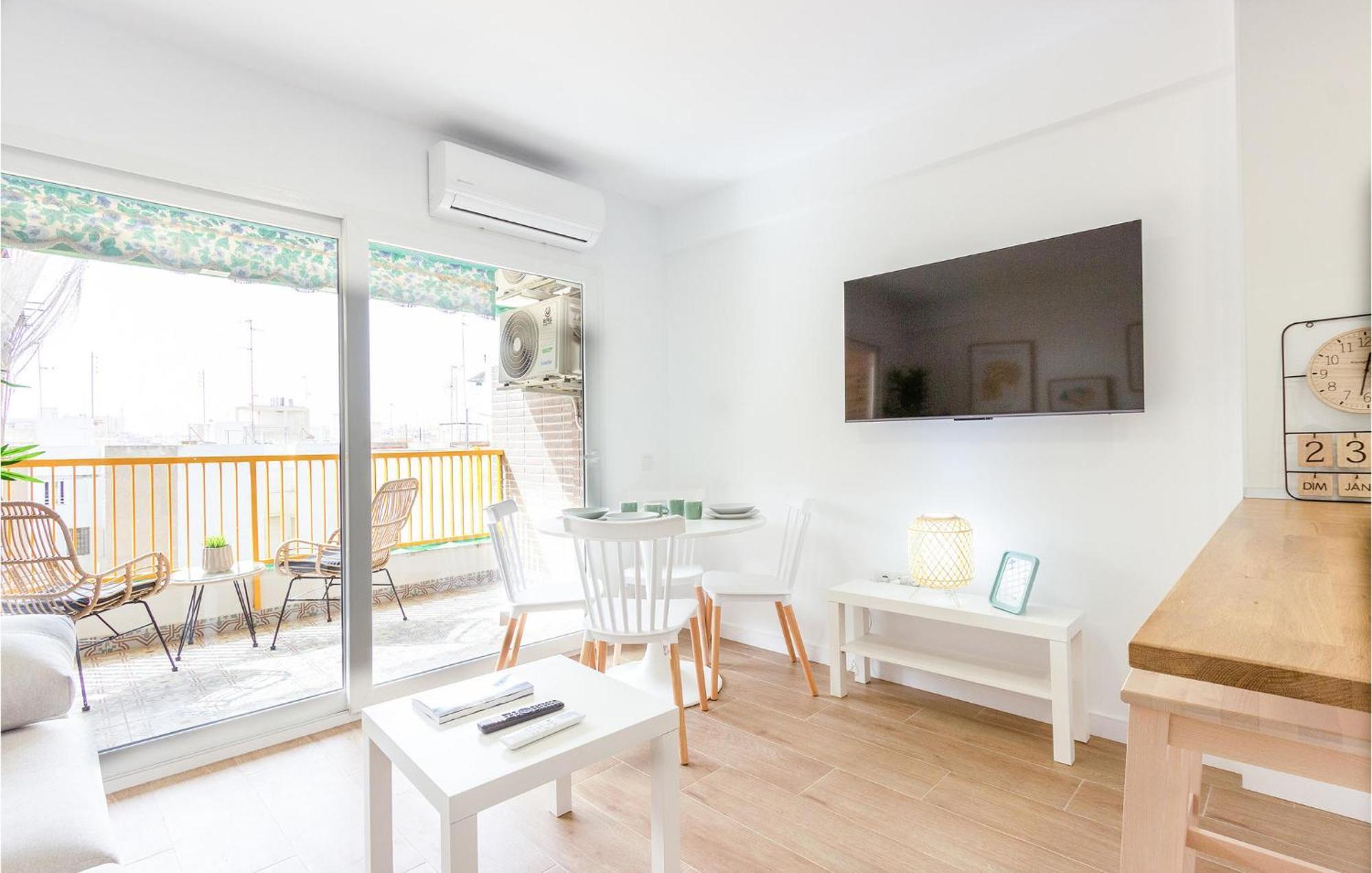 Lovely Apartment In Santa Pola With Kitchen Buitenkant foto
